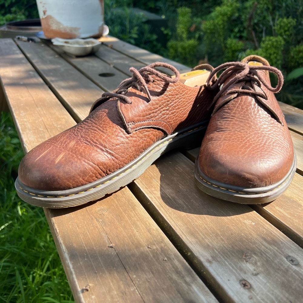 Doc Martens Elsfield Dark Brown Leather Low Top